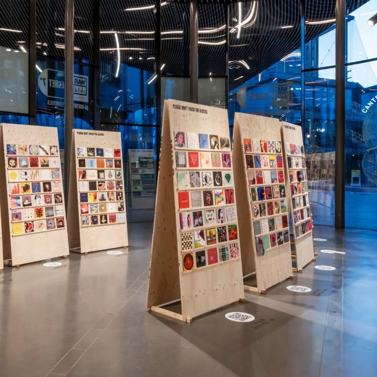 Display Stands: Institutional Information and Presentation Stands